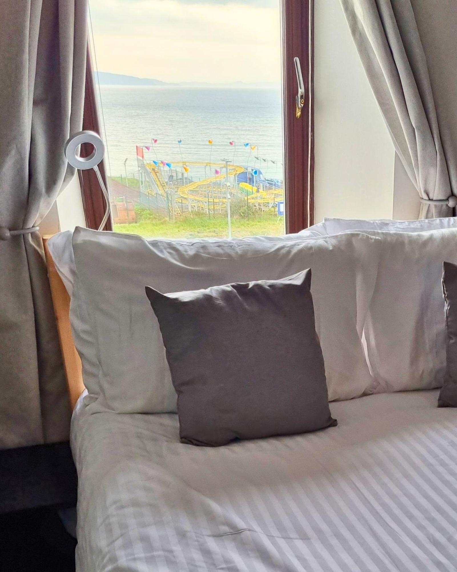 Apartamento 6 Golf Terrace - Portrush By The Sea Exterior foto